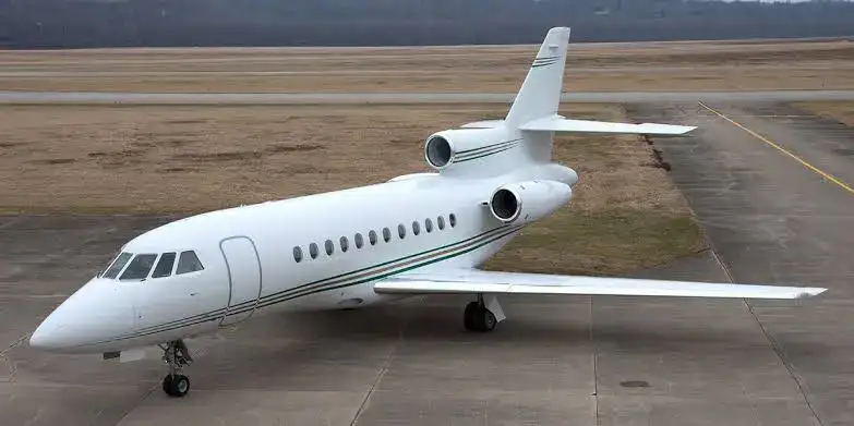 Falcon 900